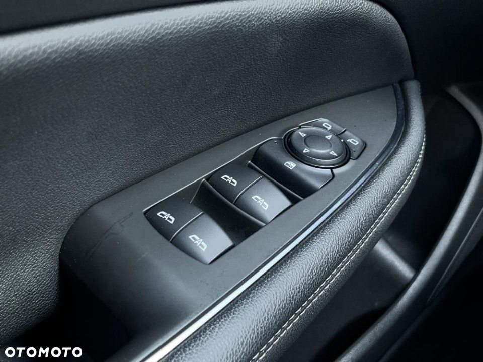 Opel Insignia - 36
