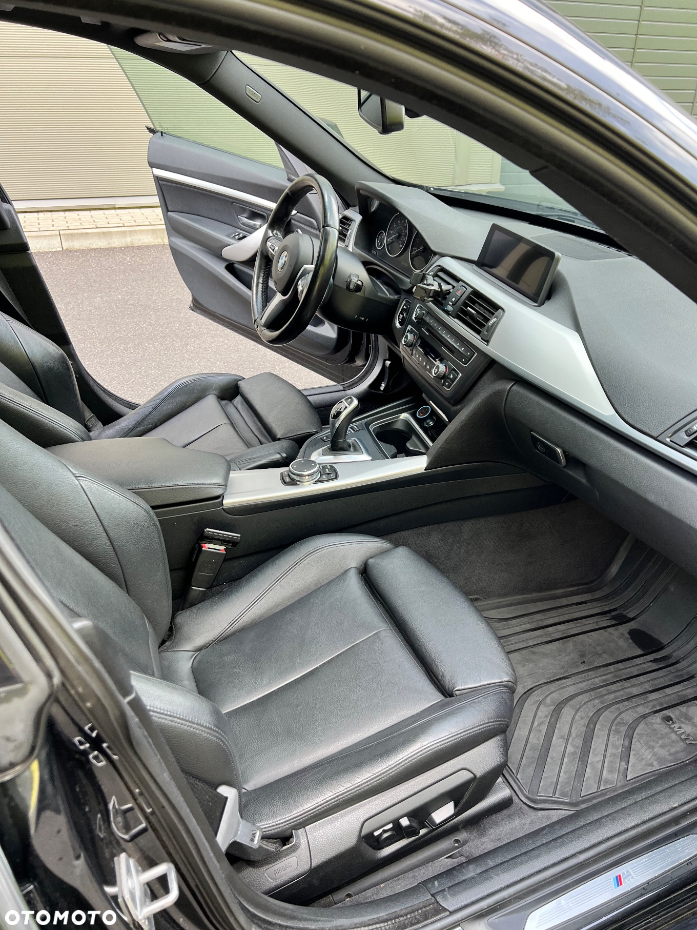 BMW Seria 3 328i Touring xDrive Sport Line - 13