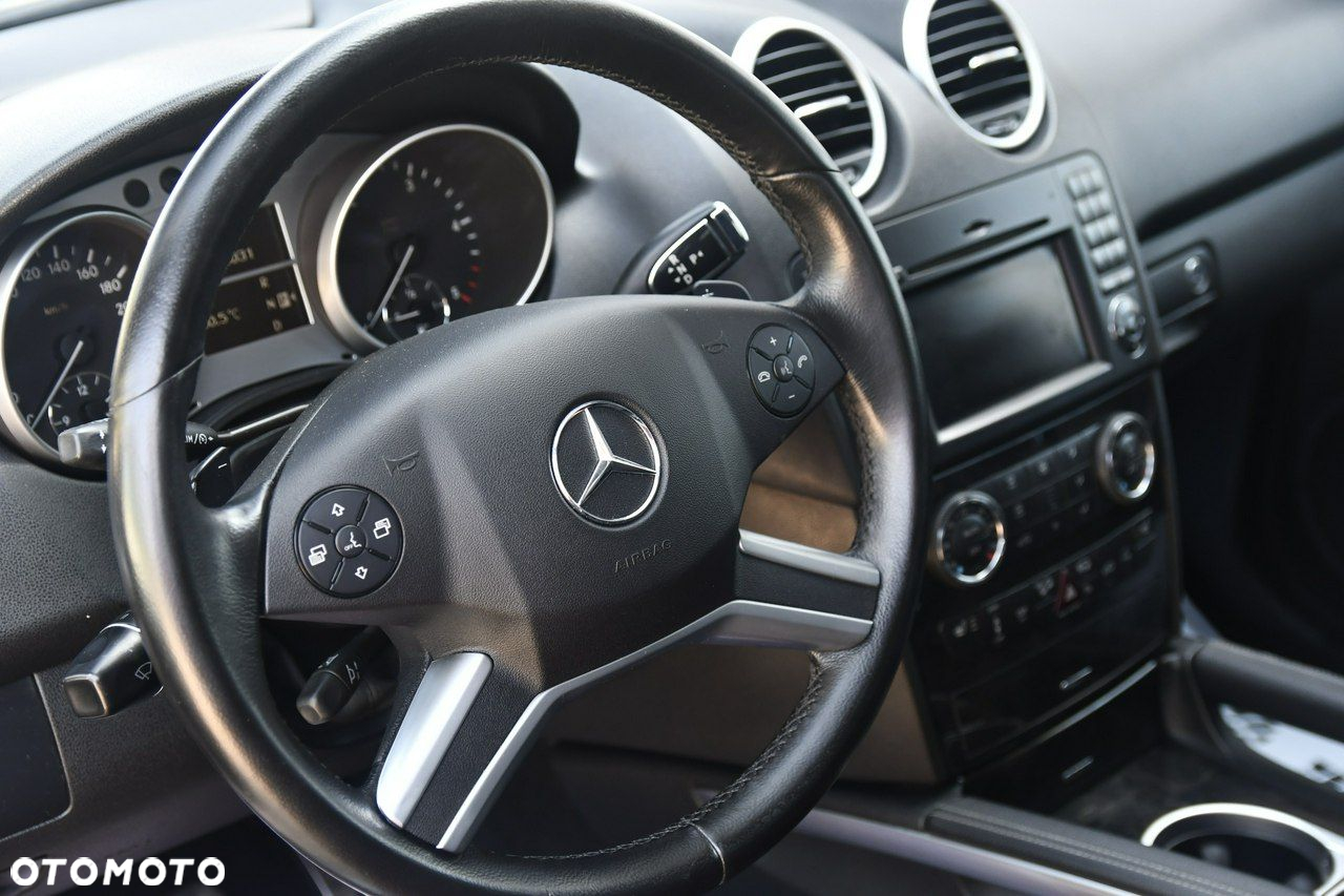 Mercedes-Benz ML - 17