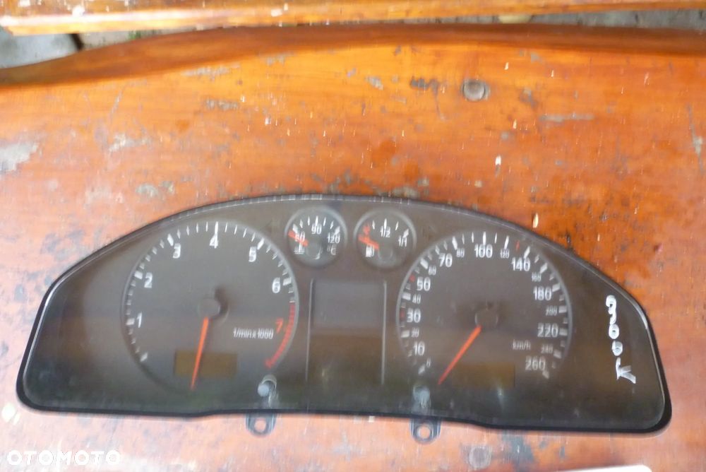 licznik zegar Audi A4 B5 LIFT 8D0920900K Europa - 1