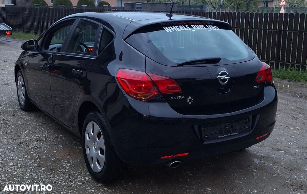 Opel Astra 2.0 CDTI - 4