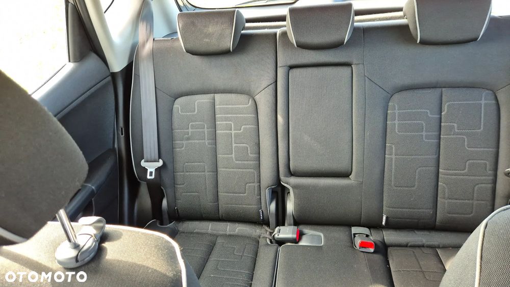 Kia Venga - 17