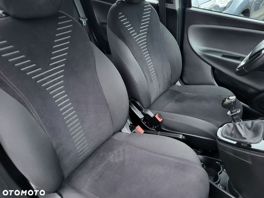 Lancia Ypsilon - 24