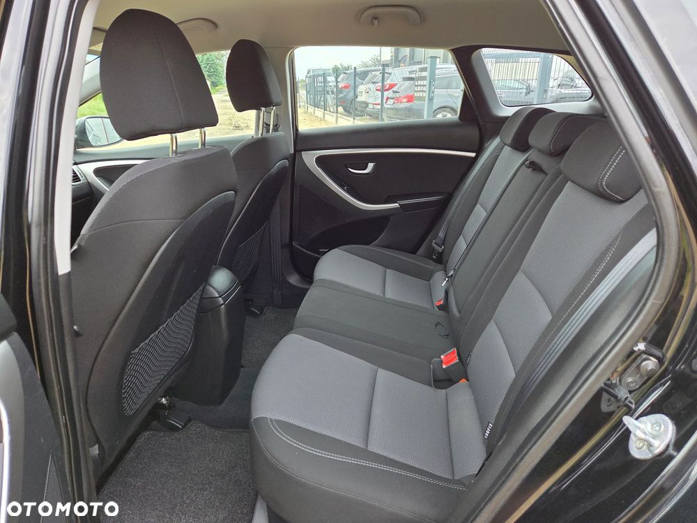 Hyundai i30 1.6 CRDi BlueDrive Comfort - 11