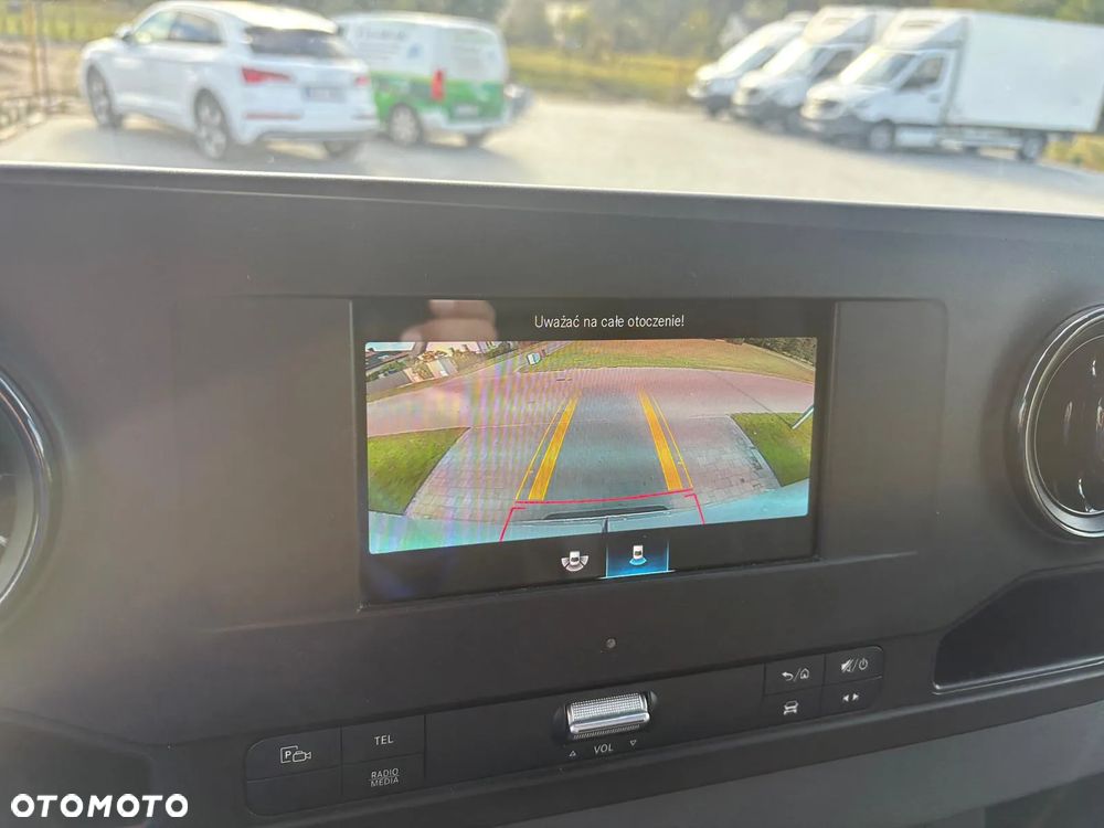 Mercedes-Benz Sprinter - 14