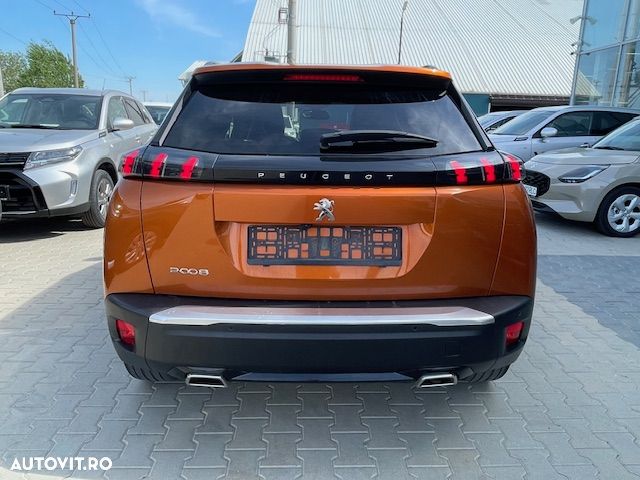 Peugeot 2008 1.2 L PureTech STT EAT8 Allure - 9