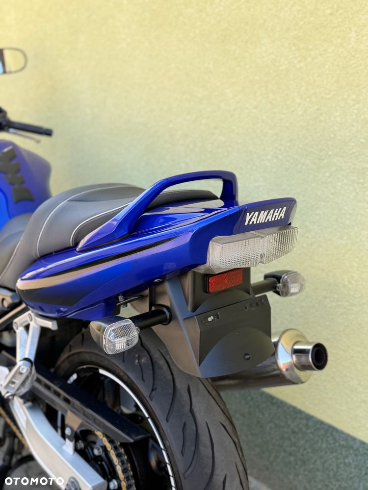 Yamaha FZS - 19
