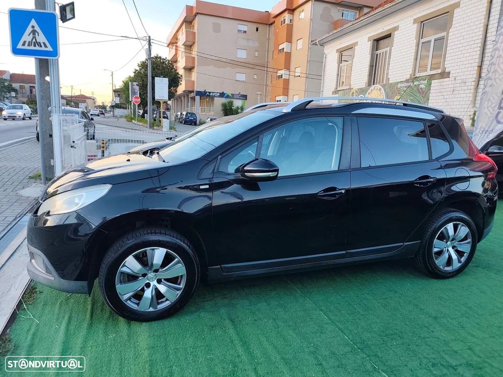 Peugeot 2008 1.2 PureTech Style - 4