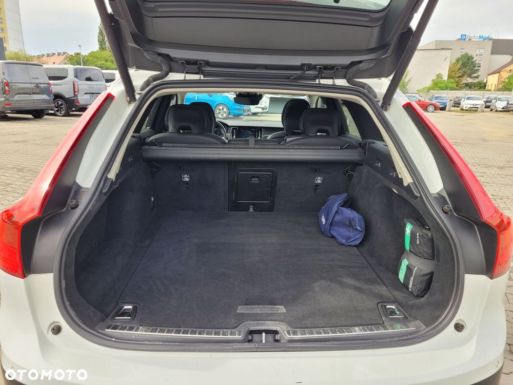 Volvo V90 Cross Country - 31
