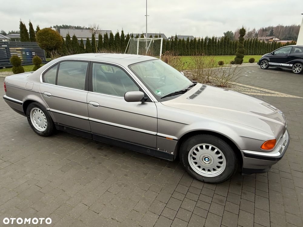 BMW Seria 7 740i - 5