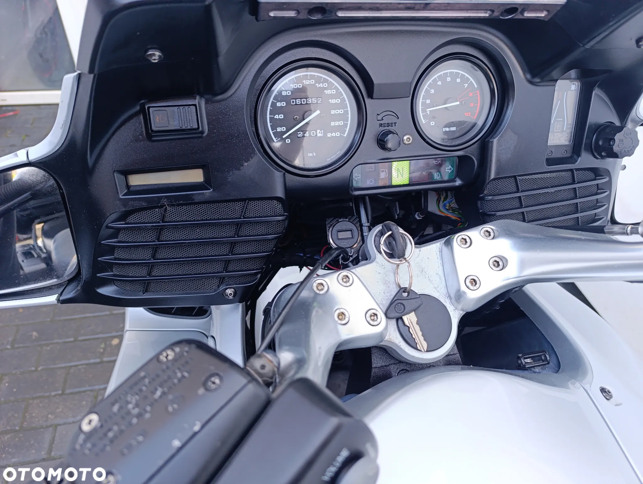 BMW R - 12