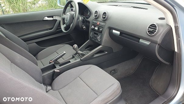 Audi A3 3-drzwiowe 1.6 Ambiente - 9