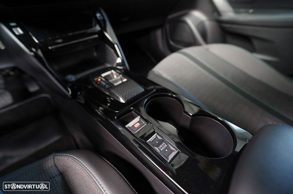 Peugeot 2008 1.2 PureTech Allure EAT8 - 22