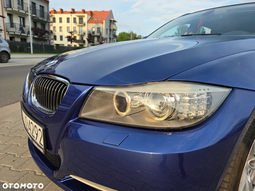 BMW Seria 3 320d - 29