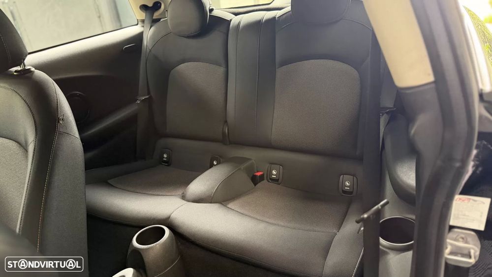 MINI 3 Portas One First - 14