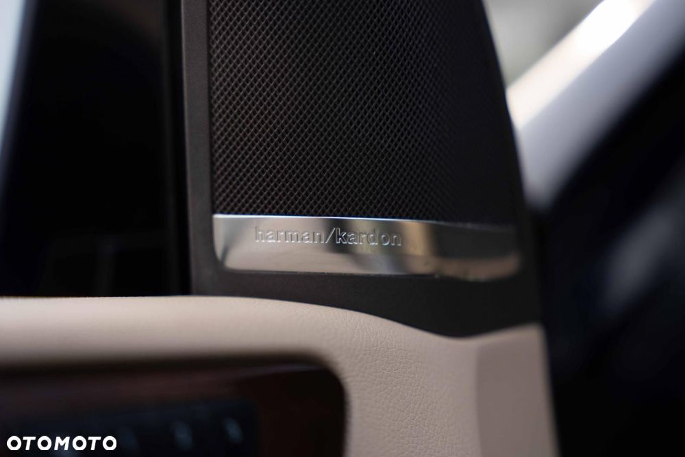 Mercedes-Benz GLS - 22