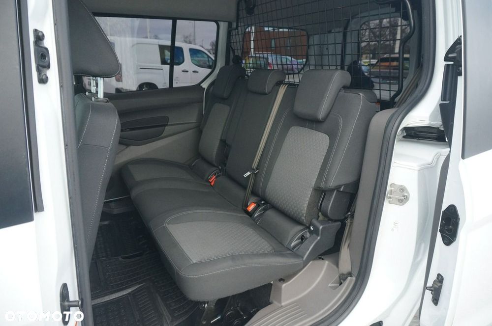 Ford Transit Connect - 23
