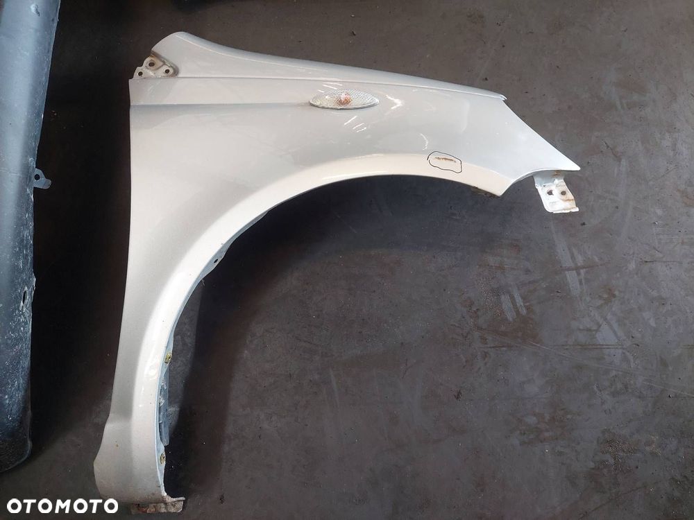 KOMPLETNY PRZÓD MASKA ZDERZAK BŁOTNIKI LAMPY TOYOTA YARIS I 1E7 ID: 237889 - 4