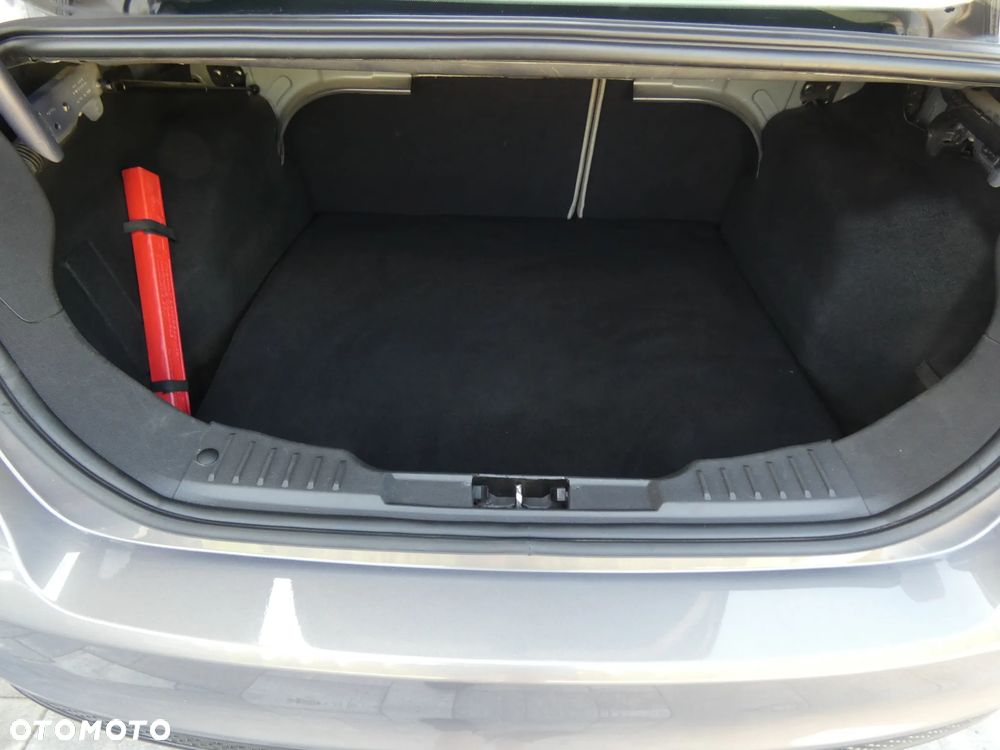 Ford Focus 1.6 Trend - 32