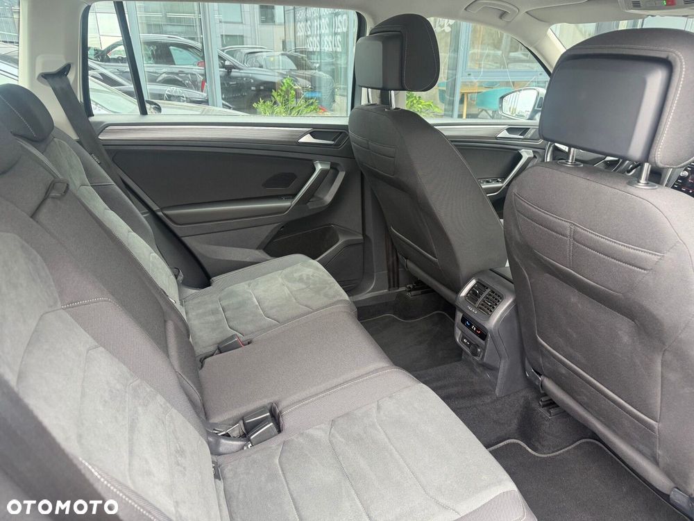 Volkswagen Tiguan Allspace - 16