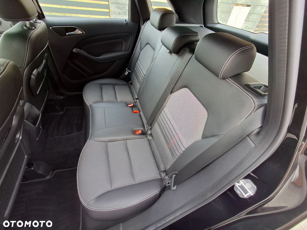 Mercedes-Benz Klasa B 200 7G-DCT UrbanStyle Edition - 15