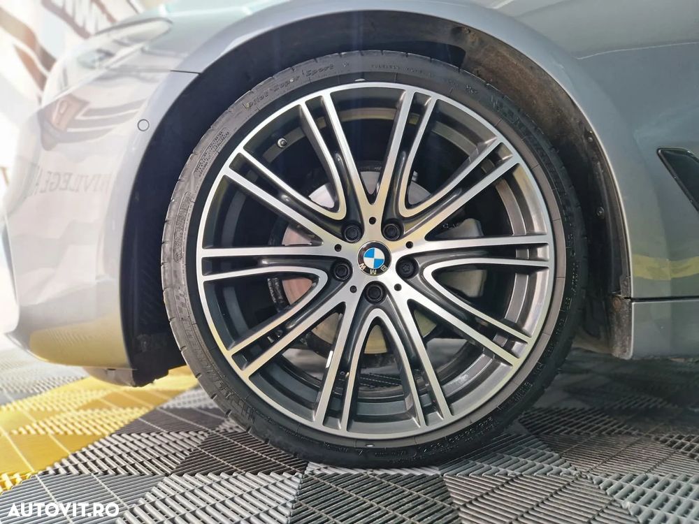 BMW Seria 5 520i Aut. M Sport Edition - 30