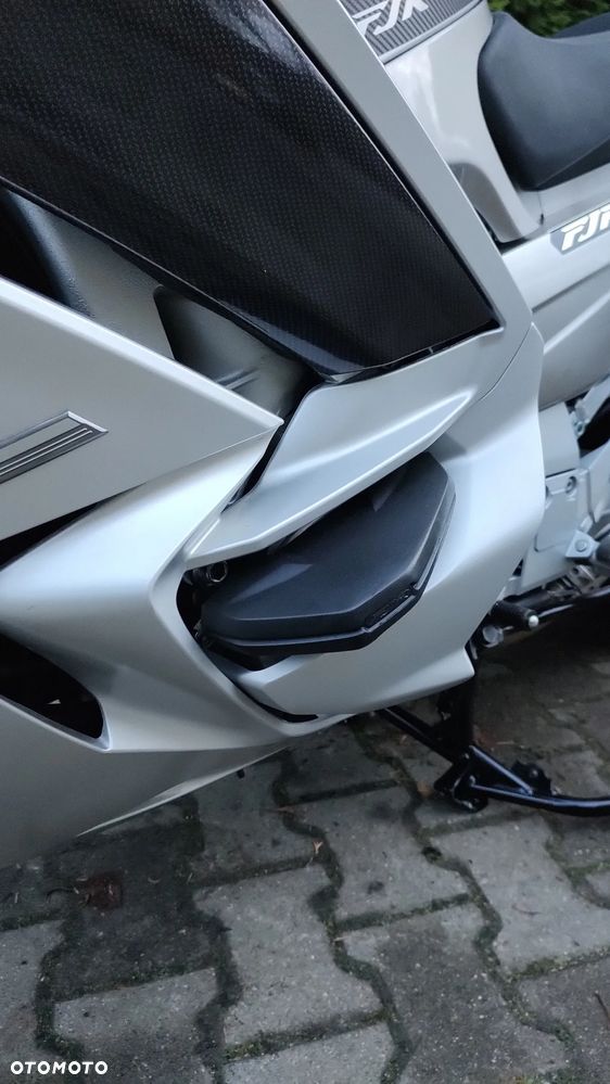 Yamaha FJR - 10