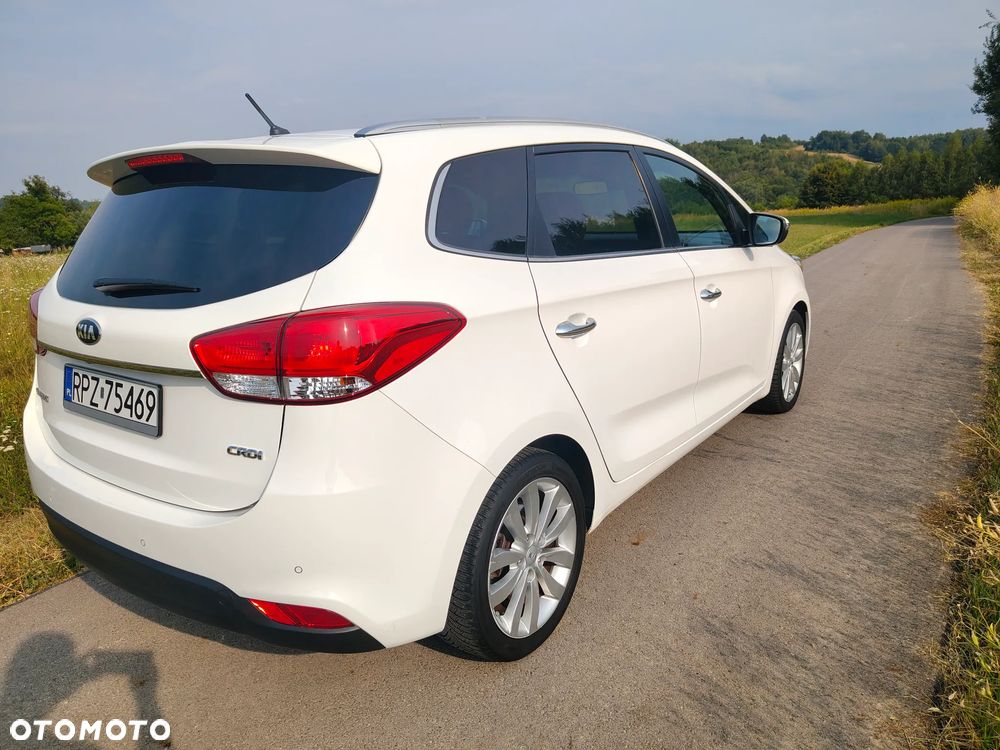 Kia Carens - 7