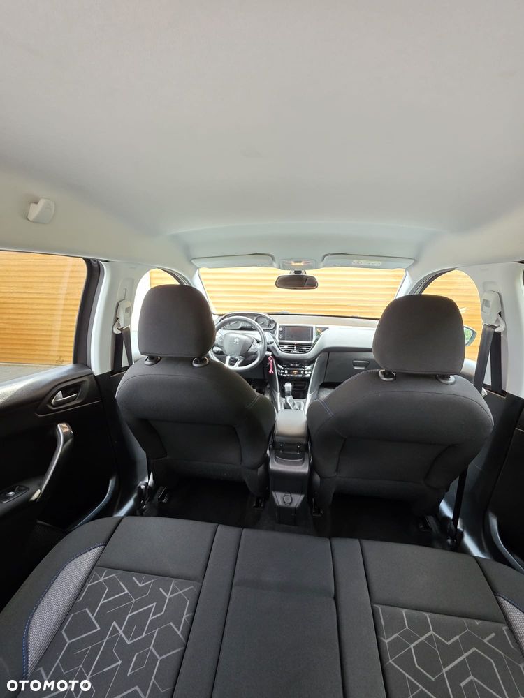 Peugeot 2008 1.2 Pure Tech Style EU6 - 11