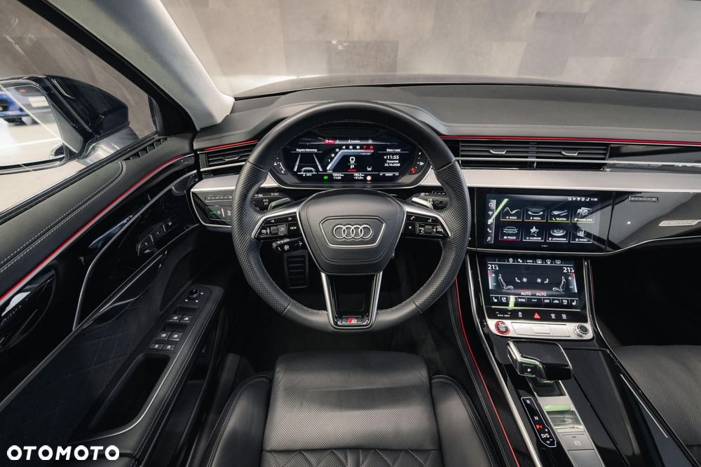 Audi S8 - 12