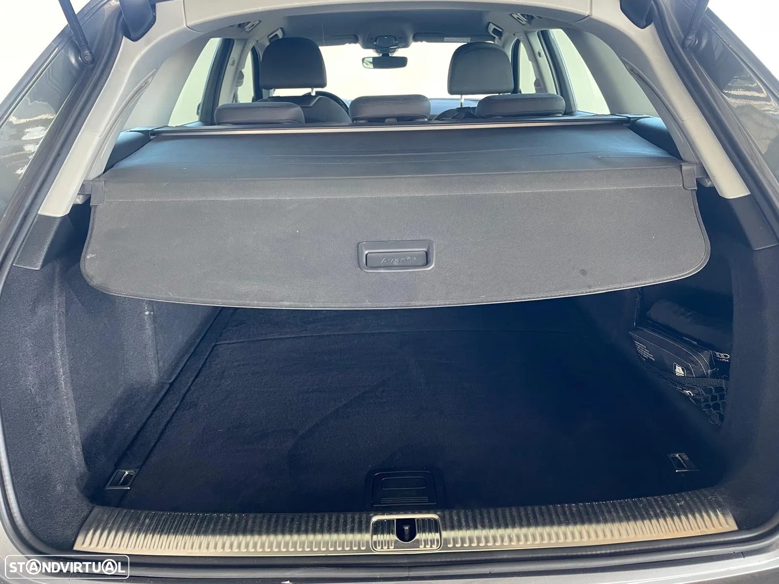 Audi A4 Avant 2.0 TDI Business Line - 32