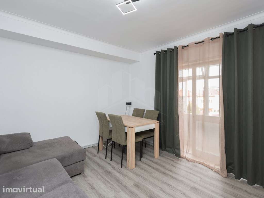 Apartamento T2 Parcialmente Remodelado em Valbom | Oportunidade aba... - Grande imagem: 4/26