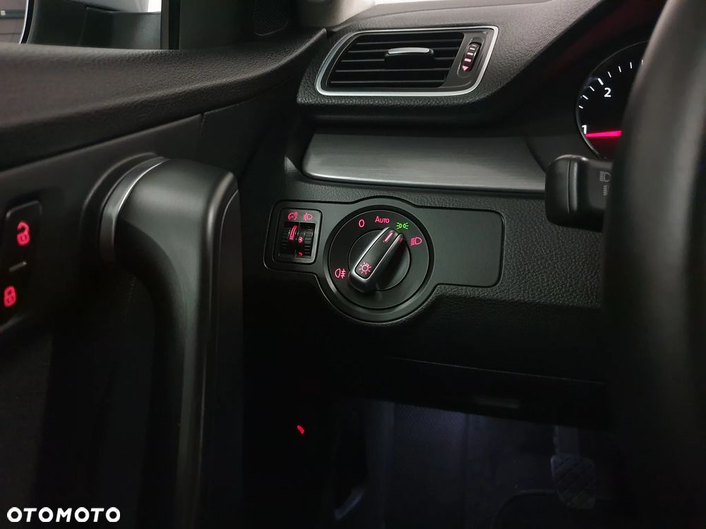 Volkswagen Passat 2.0 TDI Highline - 21