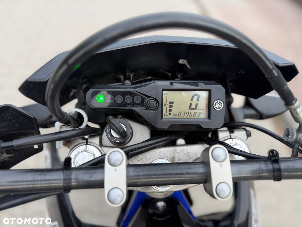 Yamaha WR - 28
