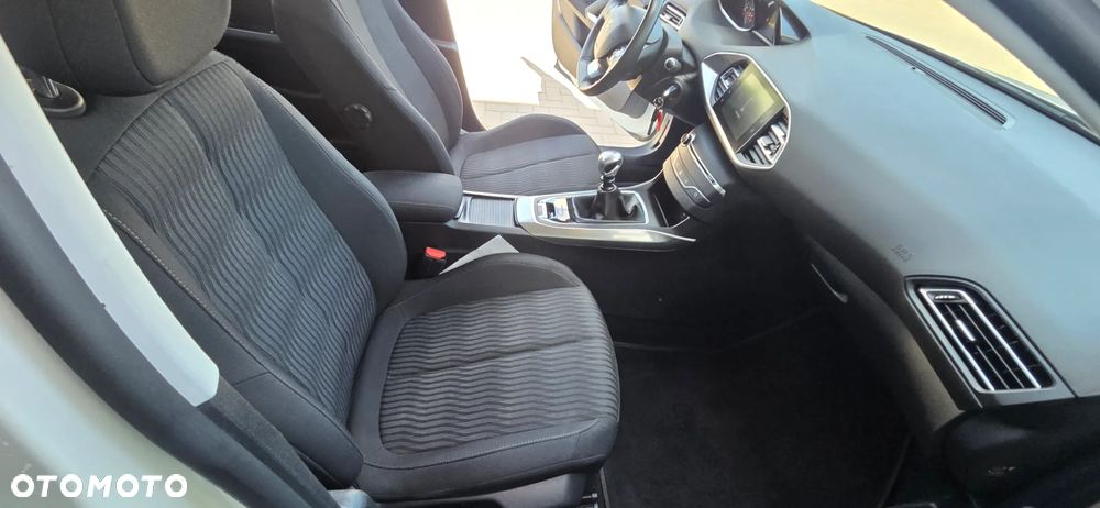 Peugeot 308 - 36