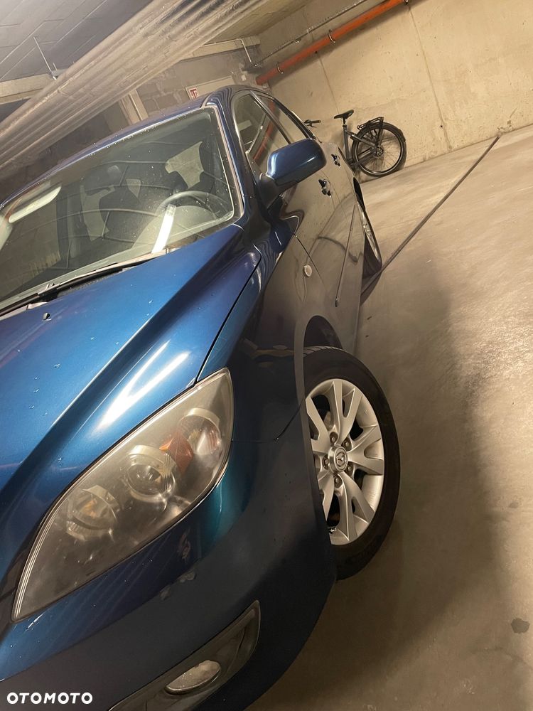 Mazda 3 1.6 Active + - 11