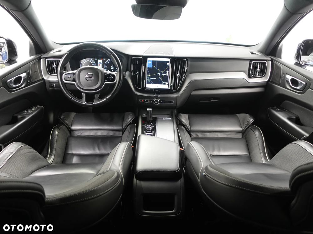 Volvo XC 60 B4 D AWD R-Design - 26