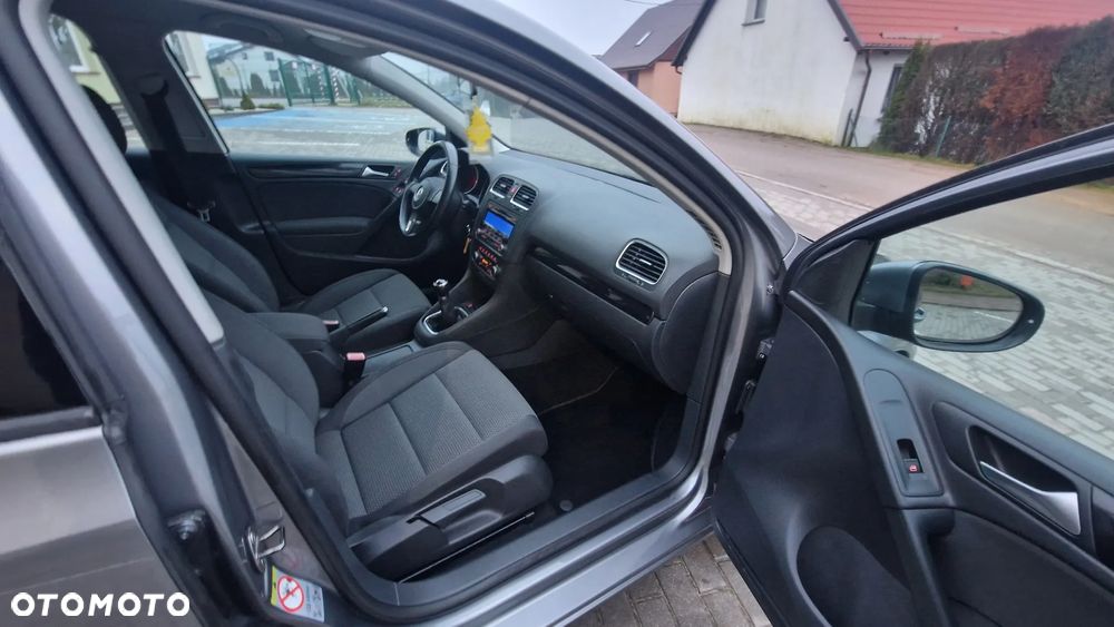 Volkswagen Golf - 25