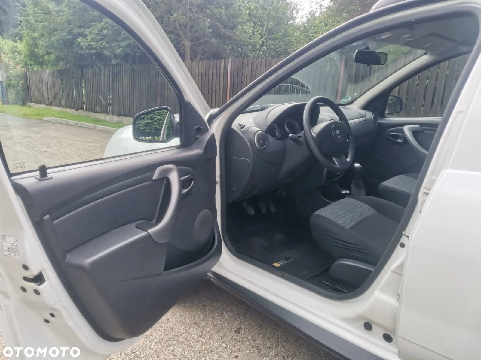 Dacia Duster 1.6 16V 4x2 - 11