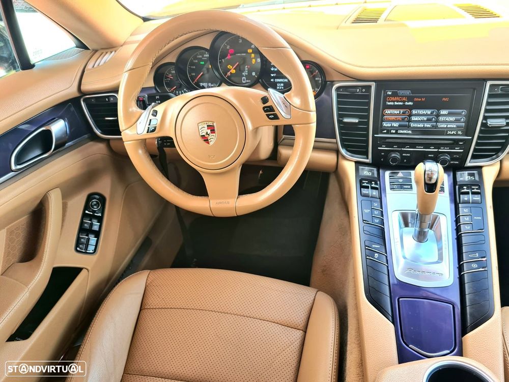Porsche Panamera - 12