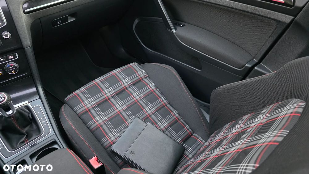 Volkswagen Golf 2.0 TSI BMT GTI - 38