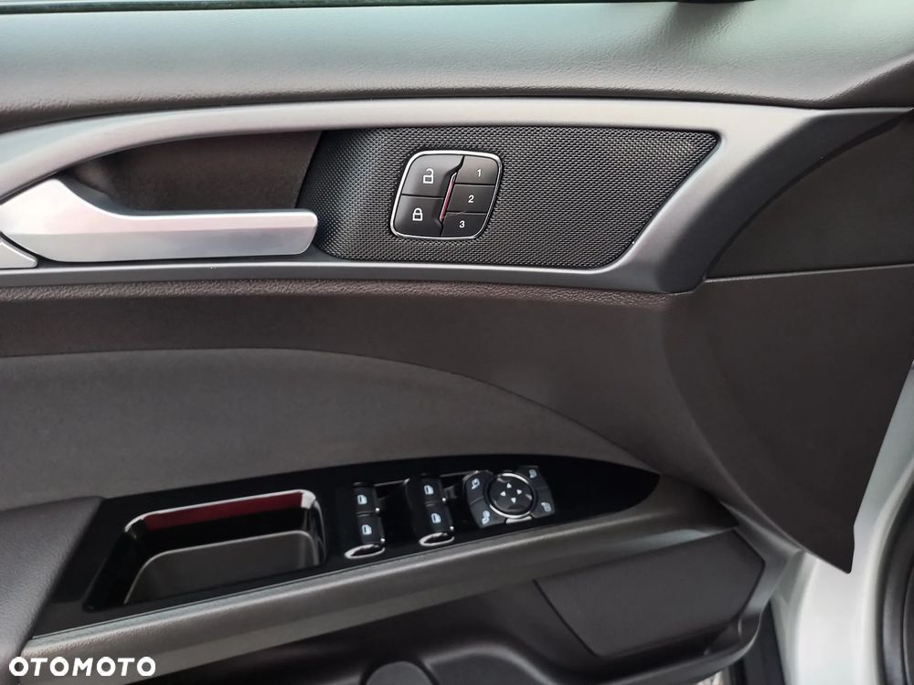 Ford Mondeo 2.0 TDCi Titanium PowerShift - 31