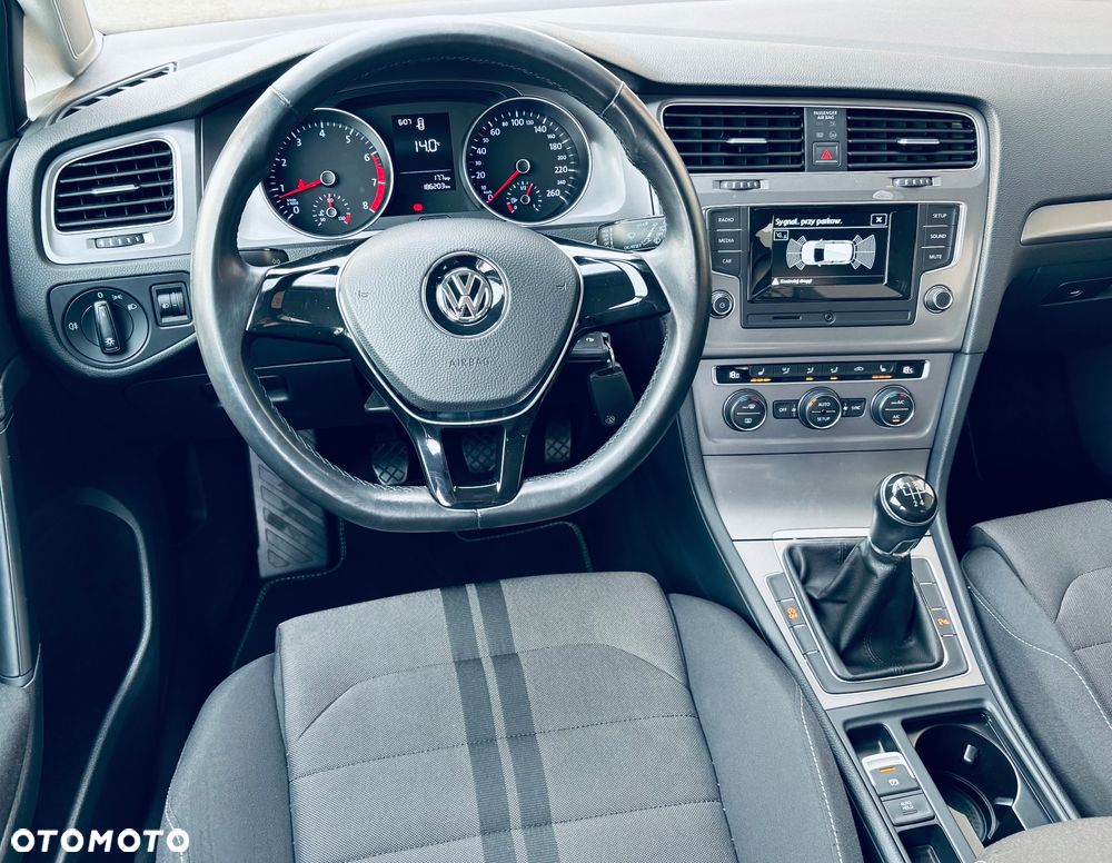 Volkswagen Golf 1.2 TSI BMT Trendline - 35