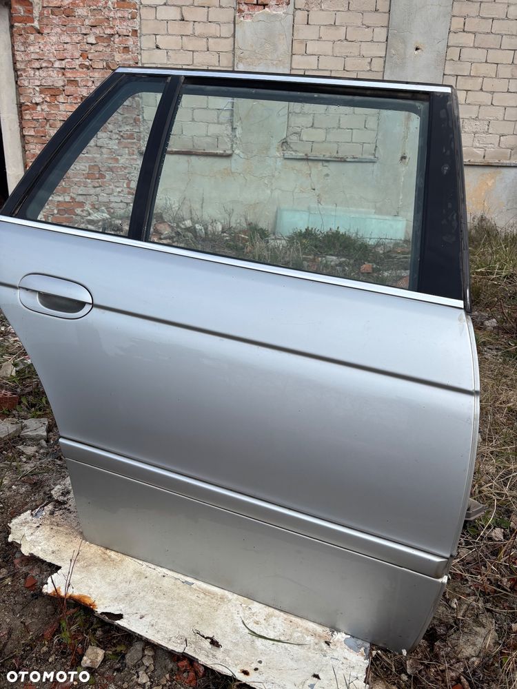 drzwi prawy tyl lewy tył BMW 5 E39 KOMBI - 2