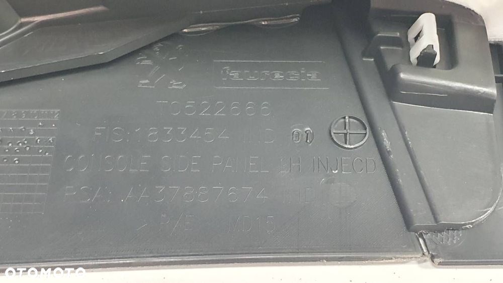 TUNEL ŚRODKOWY PEUGEOT 5008 II 2019 EUROPA - 8