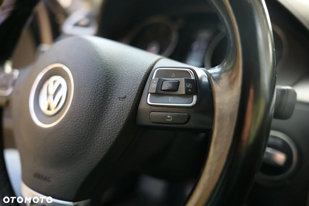 Volkswagen Passat 2.0 TDI BlueMotion Technology Comfortline - 12