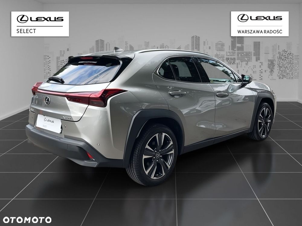 Lexus UX - 3