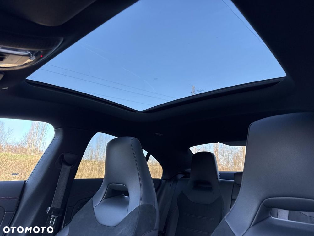 Mercedes-Benz CLA - 17