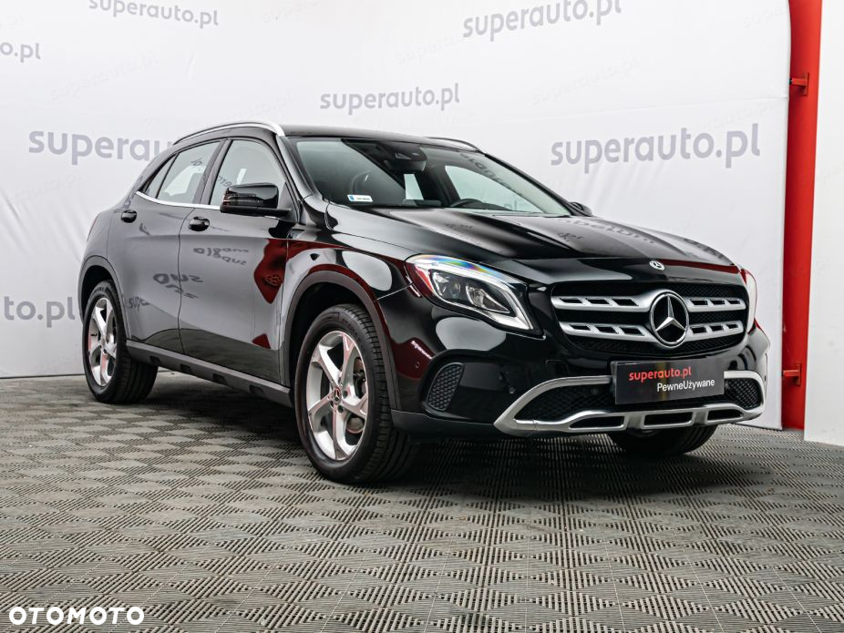 Mercedes-Benz GLA 200 7G-DCT - 4