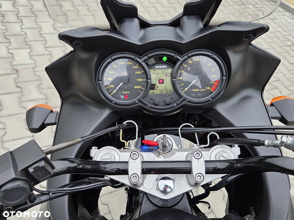 Suzuki V-STROM - 7